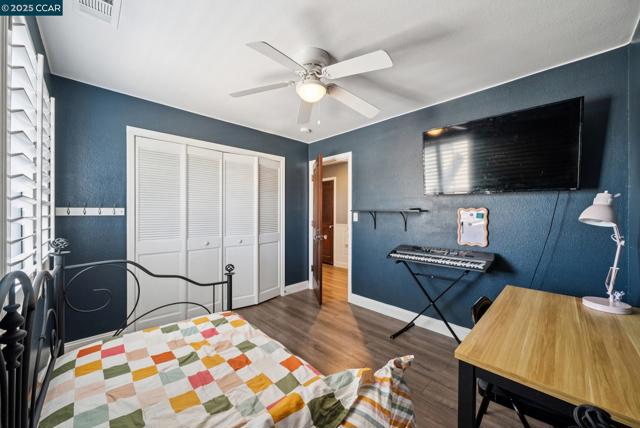4813 Carrington Dr, Oakley CA: https://media.crmls.org/mediaz/7b929a84-cb93-47db-bd5c-a81e37d10e39.jpg