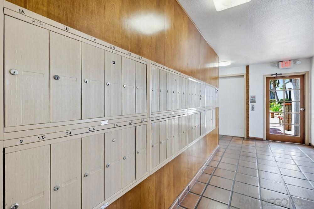 8324 Regents Rd - photo 4