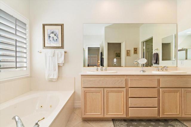 Image 26 of 39 For 45703 Spyglass Hill Street