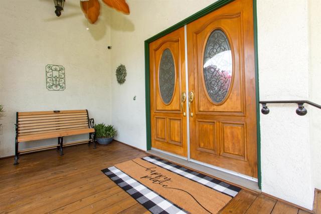 28628 Mountain Meadow Rd, Escondido CA: https://media.crmls.org/mediaz/7b934fd2-b0fe-4209-a427-4050136f4fa7.jpg