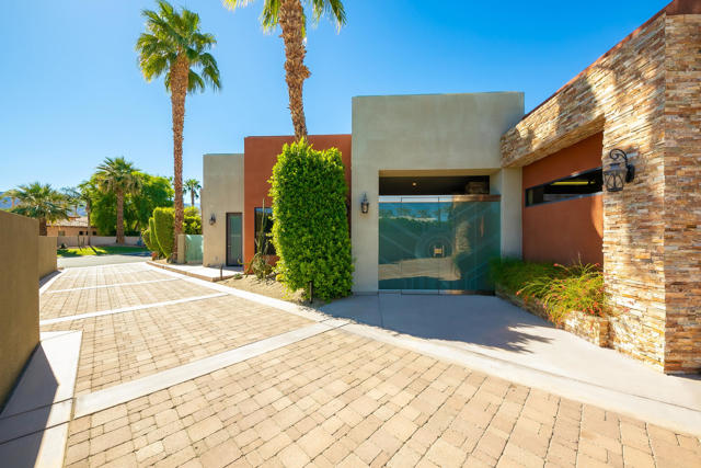 15 Sun Ridge Circle, Rancho Mirage CA: https://media.crmls.org/mediaz/7b93a12b-40b1-4318-904e-d94214433e3c.jpg