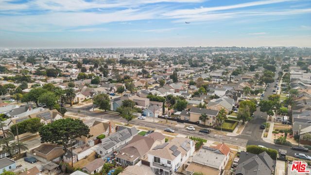 3815 W 60th Street, Los Angeles CA: https://media.crmls.org/mediaz/7b93bed3-b0c4-47c6-bd43-6d39f35f89f3.jpg