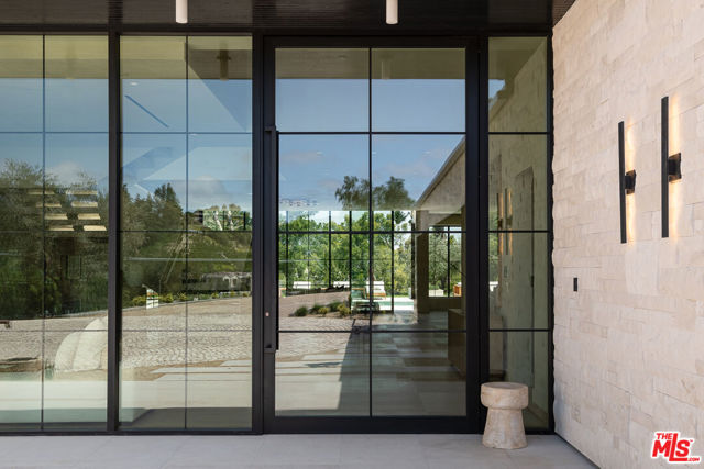 24172 Lupin Hill Road, Hidden Hills CA: https://media.crmls.org/mediaz/7b950969-d887-44f1-96e5-ac82198c2188.jpg