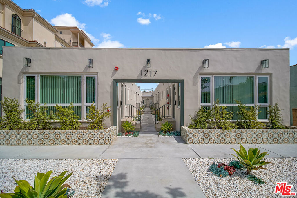 1217 9th Street #8