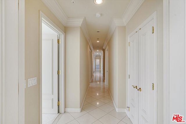 10580 Wilshire Boulevard, Los Angeles CA: https://media.crmls.org/mediaz/7b95e912-a557-4986-943d-4e014b7fddc0.jpg