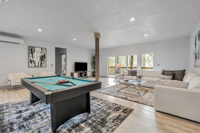 20244 Lower Skyridge Dr, Groveland CA: https://media.crmls.org/mediaz/7b961c47-bb6e-4081-8f04-01b1a6ee698b.jpg