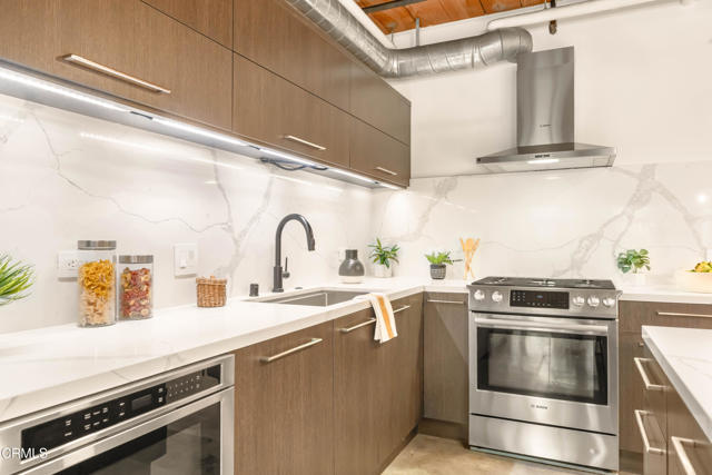 Detail Gallery Image 11 of 53 For 530 S Hewitt St #144,  Los Angeles,  CA 90013 - 2 Beds | 1/1 Baths