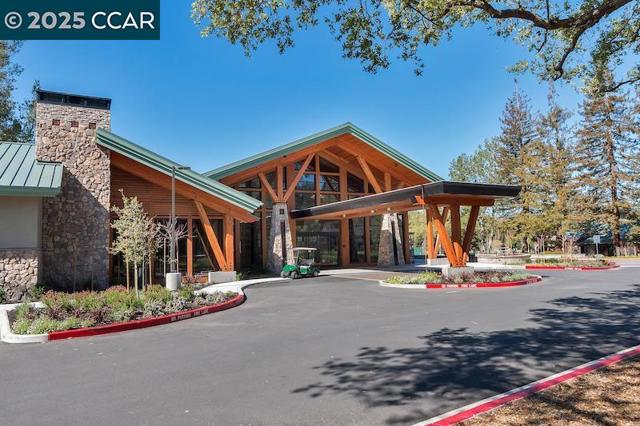 4033 Terra Granada Dr, Walnut Creek CA: https://media.crmls.org/mediaz/7b9676f9-433b-4e19-9019-3eef87ec280c.jpg