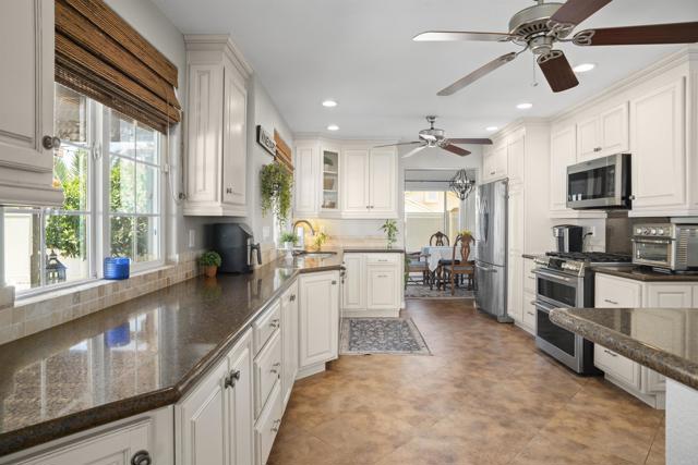 1990 Willowbrook Drive, Oceanside CA: https://media.crmls.org/mediaz/7b96796f-1be4-4023-977d-35a2798162dd.jpg