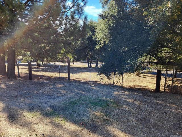 Image 5 of 30 For 10252 Oak Grove Dr
