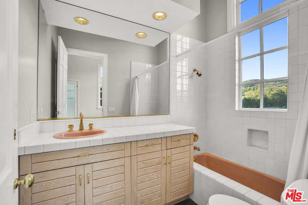 MLS #25602713 image #62