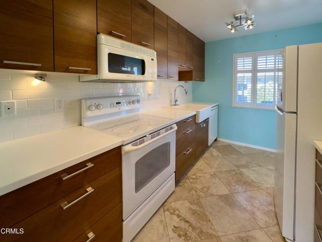 Detail Gallery Image 7 of 31 For 176 E Garden Gr, Port Hueneme,  CA 93041 - 2 Beds | 1 Baths