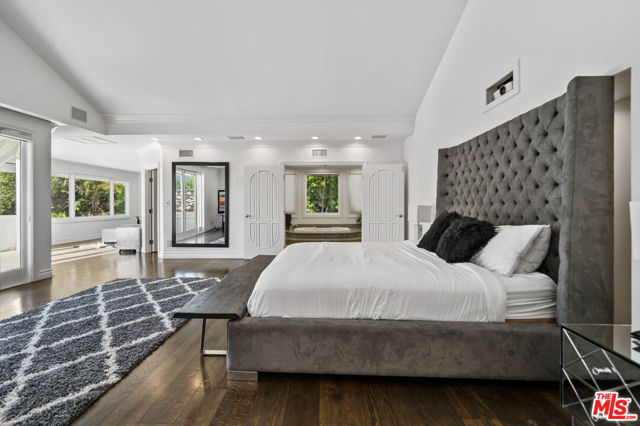 16221 Elisa Place, Encino CA: https://media.crmls.org/mediaz/7b983878-c357-4e21-9583-9df65df89744.jpg