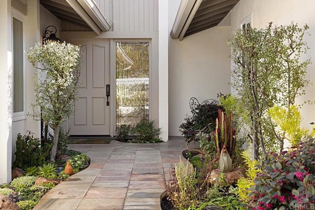 Detail Gallery Image 3 of 34 For 155 Sabinas Ct, Solana Beach,  CA 92075 - 2 Beds | 2 Baths