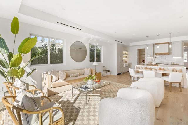 7216 FAY AVE, La Jolla CA: https://media.crmls.org/mediaz/7b99ee76-5d4e-4bf2-a876-b923c69f8779.jpg