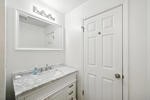 2950 Union Avenue, Hayward CA: https://media.crmls.org/mediaz/7b9ab4ce-2e30-42df-b8db-1fedd0a2029a.jpg