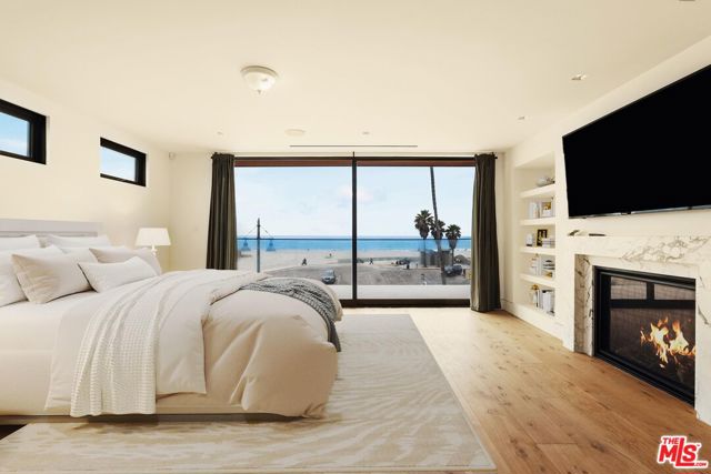 2205 Ocean Front Walk, Venice CA: https://media.crmls.org/mediaz/7b9ab7f4-86f4-4a2a-80ef-d3ae261e9b7b.jpg