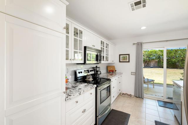 Image 7 of 17 For 2100 Sunshine Cir Circle