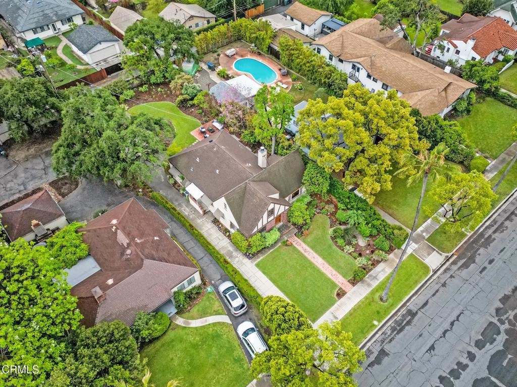 https://media.crmls.org/mediaz/7b9b61e1-8664-4a76-91d0-5cd88be104d6.jpg?preset=X-Large