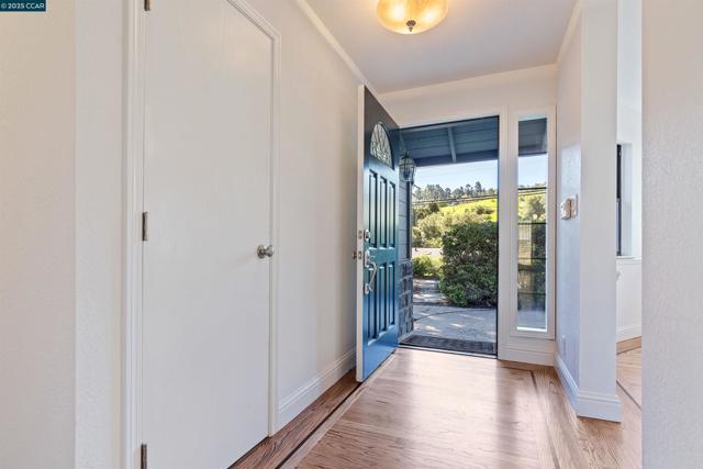225 Rheem Blvd, Moraga CA: https://media.crmls.org/mediaz/7b9b92ca-b4d7-4a3e-aa6f-2bd0c1d33aa8.jpg