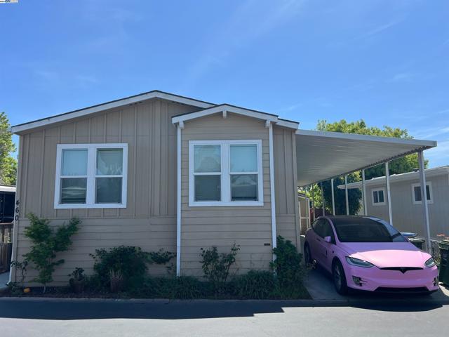 460 Pinefield, San Jose CA: https://media.crmls.org/mediaz/7b9b9ffa-b636-4f39-afaf-93f6882e26a6.jpg