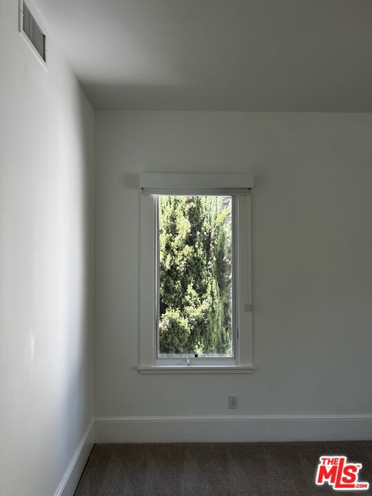 10515 Oaklawn Road, Los Angeles CA: https://media.crmls.org/mediaz/7b9bcd4f-0141-4ae7-9140-fc25e7e942b4.jpg