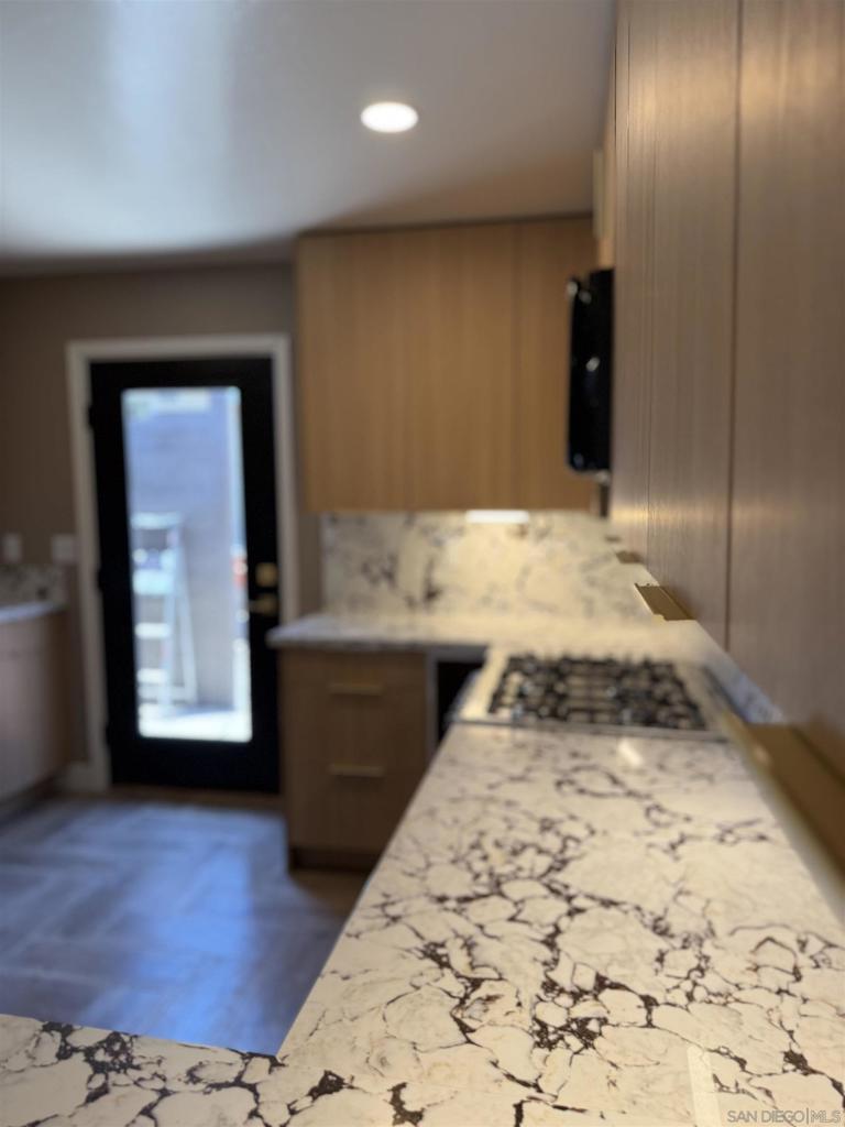 519 Camelot Dr - photo 6