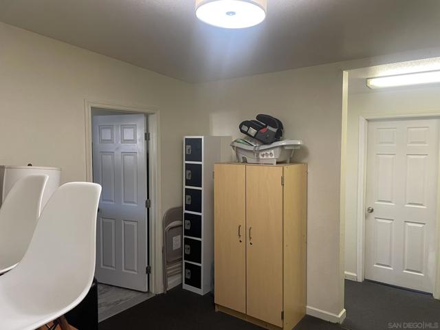 720 W California Ave., Vista CA: https://media.crmls.org/mediaz/7b9c7c60-42a7-4aa4-bc7f-0dd071f8fe60.jpg
