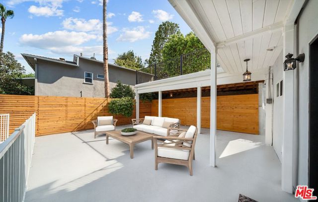 334 Anita Drive, Pasadena CA: https://media.crmls.org/mediaz/7b9ca17a-5206-419f-9639-565783d58afe.jpg