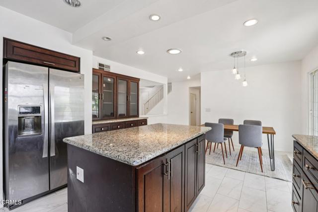 Detail Gallery Image 10 of 39 For 10856 Topeka Dr, Porter Ranch,  CA 91326 - 5 Beds | 4 Baths