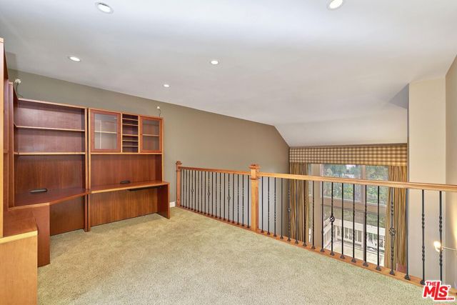 13078 Mindanao Way, Marina del Rey CA: https://media.crmls.org/mediaz/7b9d96ff-7f86-4ca9-af5d-a403d66094a9.jpg