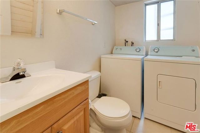 40249 ESTERLY Lane, Big Bear CA: https://media.crmls.org/mediaz/7b9ebe26-35ad-4721-a5ea-5c356003a9fa.jpg