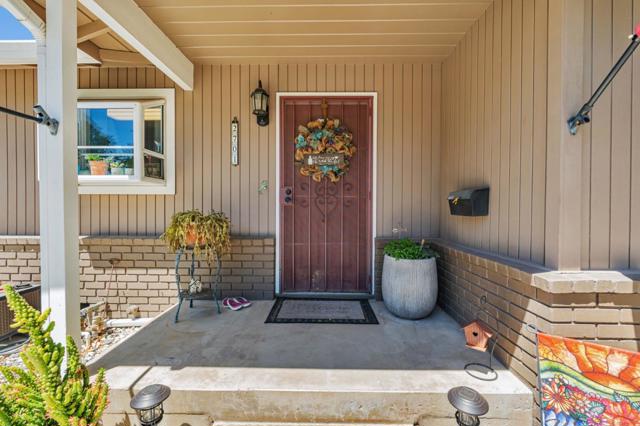 2701 Warwick Lane, Modesto CA: https://media.crmls.org/mediaz/7b9ee74d-e191-4dc1-a451-78f3cf20e77a.jpg