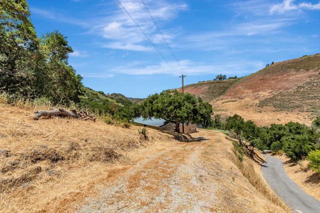 28837 Underwood Road,  CA: https://media.crmls.org/mediaz/7b9f6d9f-8fdc-46f8-854b-f92e32cdfc57.jpg