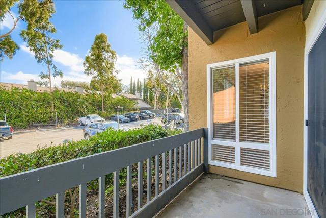 17147 W W Bernardo Dr, San Diego CA: https://media.crmls.org/mediaz/7b9f8f24-4db4-4d84-ba3f-4f9b84acfd49.jpg