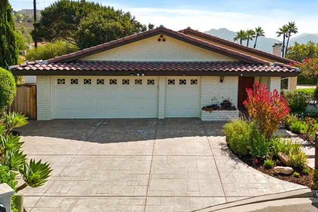 13837 Tam O Shanter Court, Poway CA: https://media.crmls.org/mediaz/7b9fa691-19eb-48b1-8c37-7cd2e7099d24.jpg