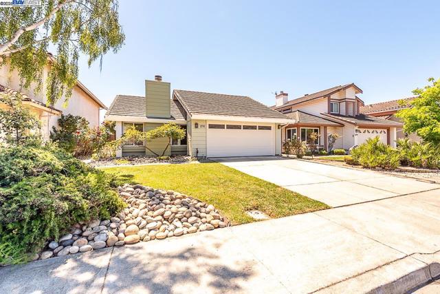 Image 2 of 54 For 32996 Soquel St