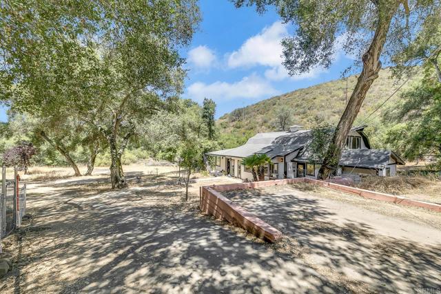 15134 Woods Valley Road, Valley Center CA: https://media.crmls.org/mediaz/7ba00541-0102-4df7-828c-b0a111584d1d.jpg