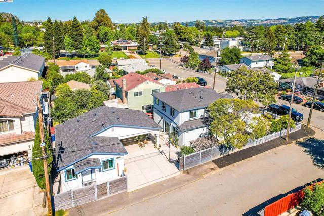 3254 Keith Ave, Castro Valley CA: https://media.crmls.org/mediaz/7ba0e7bf-7c46-447f-8dab-97b7c7e4f763.jpg