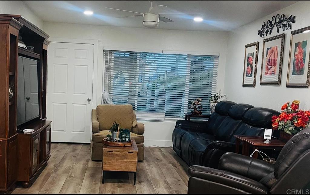 2012 Mission Avenue - photo 2