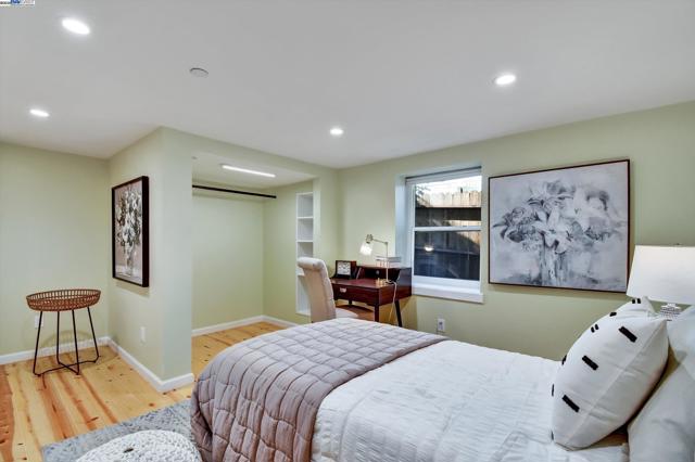 148 Auburn St, San Rafael CA: https://media.crmls.org/mediaz/7ba1fe9f-d36f-44d2-ab8b-d972b748e655.jpg