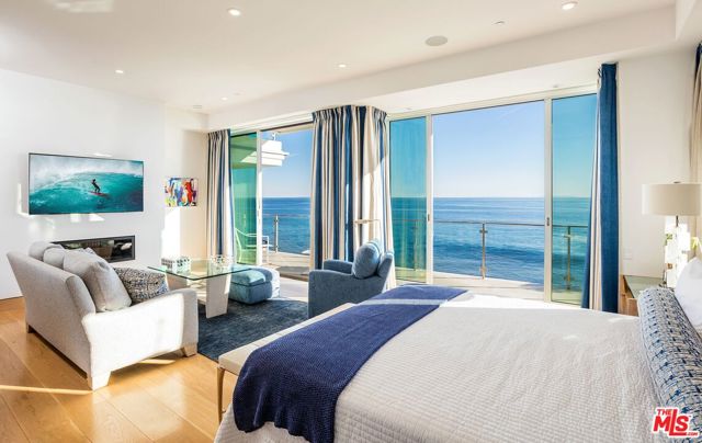 24380 Malibu Road, Malibu CA: https://media.crmls.org/mediaz/7ba22dc3-9c26-41de-a4b2-7740b2c60feb.jpg