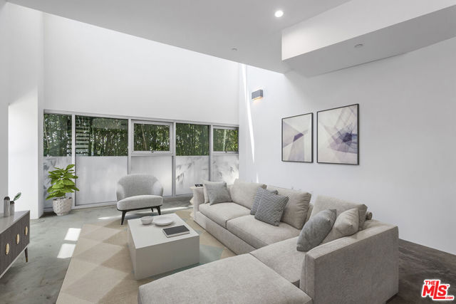 803 Wilcox Avenue, Los Angeles CA: https://media.crmls.org/mediaz/7ba269d6-edee-40d9-808b-978aba9677c8.jpg