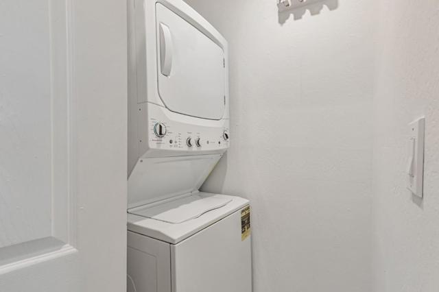 1031 Crestview Drive, Mountain View CA: https://media.crmls.org/mediaz/7ba2756a-56e6-4166-a3ef-ee60e71077b8.jpg