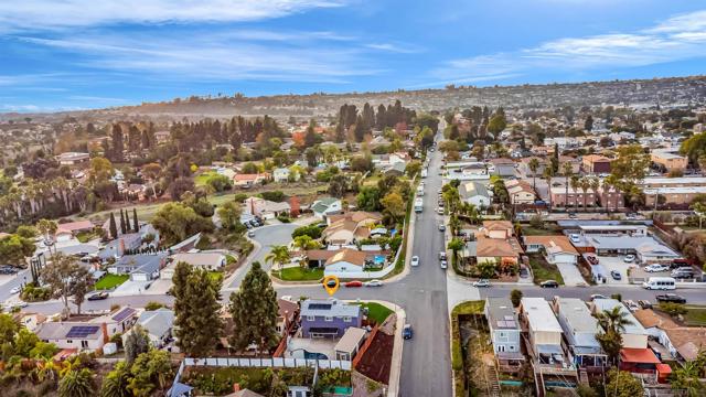 341 Paraiso Ave, Spring Valley CA: https://media.crmls.org/mediaz/7ba2fbac-f599-4017-86b2-956dd3e851e5.jpg