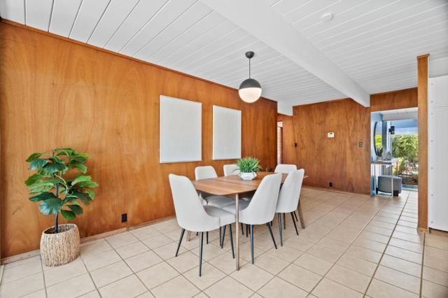 858 Cornwall Court, Sunnyvale CA: https://media.crmls.org/mediaz/7ba315b4-b9cc-457f-9704-dec161527732.jpg