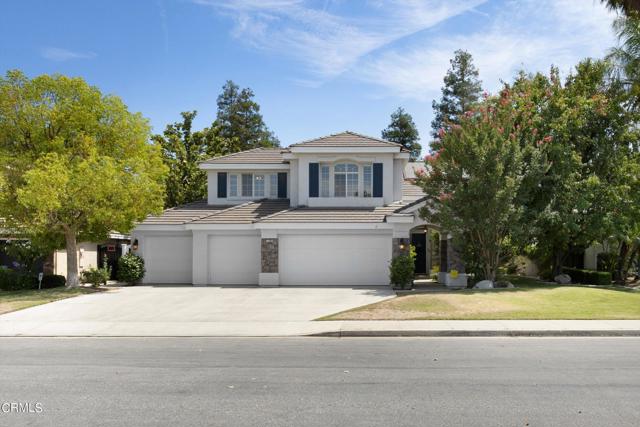 Detail Gallery Image 3 of 57 For 11009 Danecroft Way, Bakersfield,  CA 93311 - 5 Beds | 4 Baths