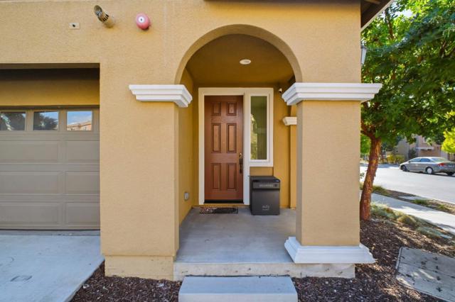 5724 Pandorea Terrace, Newark CA: https://media.crmls.org/mediaz/7ba45936-6e3f-48e6-b95e-4a1067a9dd0e.jpg