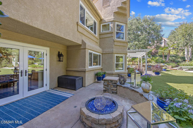 1732 Crooked Trail Place, Westlake Village CA: https://media.crmls.org/mediaz/7ba4664d-7e07-4ef1-98a0-737222768b28.jpg