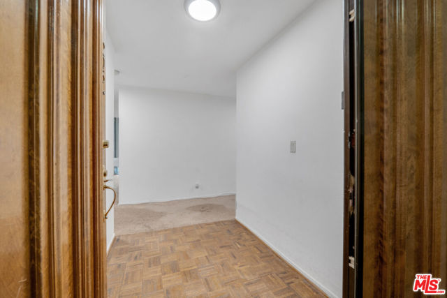 15150 Dickens Street, Sherman Oaks CA: https://media.crmls.org/mediaz/7ba54148-5131-4c93-b570-e6e594dbeb2a.jpg